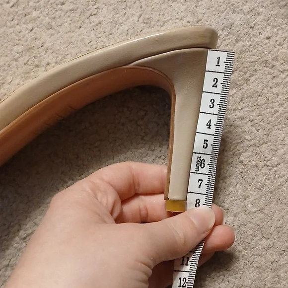 XIX Nineteen Size 9 Beige/cream Heels with Bows - Picture 10 of 11